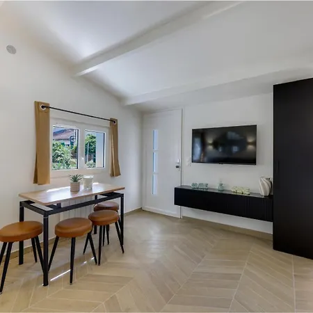 Maisonette Avec Sauna Proche Paris à 800m Du Metro *